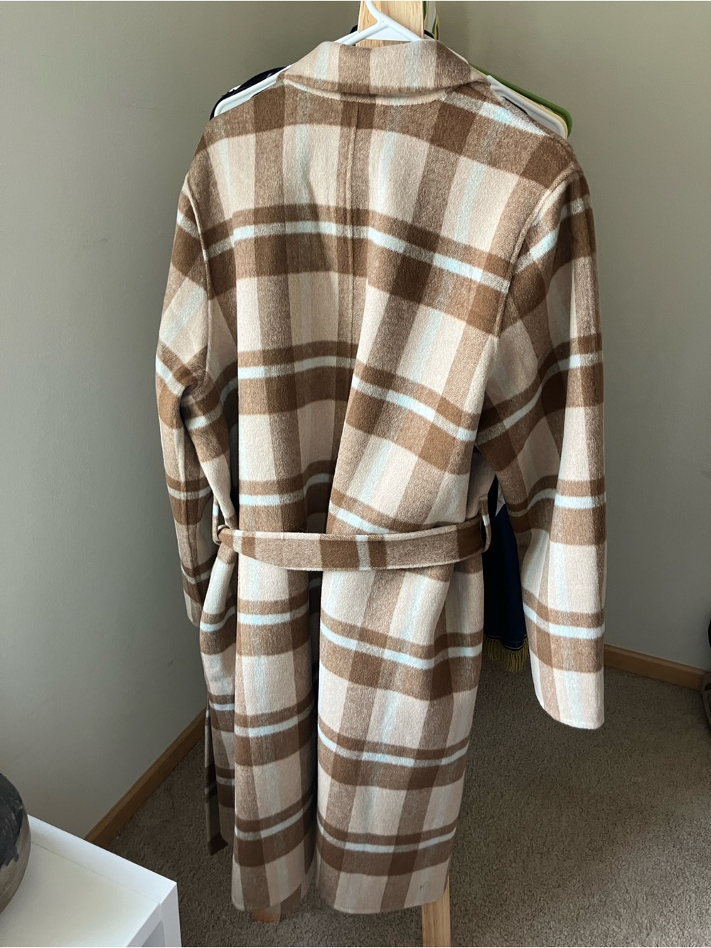 NWT Banana Republic Plaid Wool Blend Belted Trench Coat in Beige and Brown - Picture 2 of 5